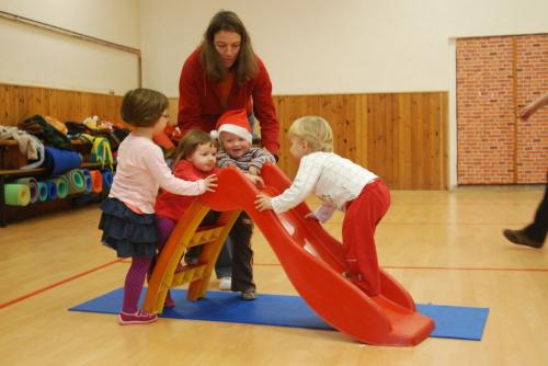 Vánoční cvičení rodičů  s dětmi
